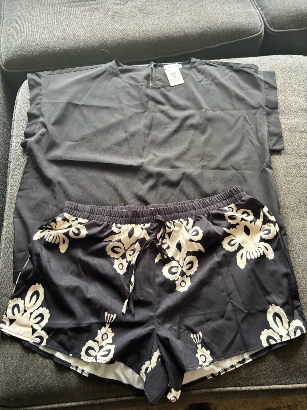 Ellingsen Satin Lounge Set Black Floral Shorts & Oversized Top 2XL NWT